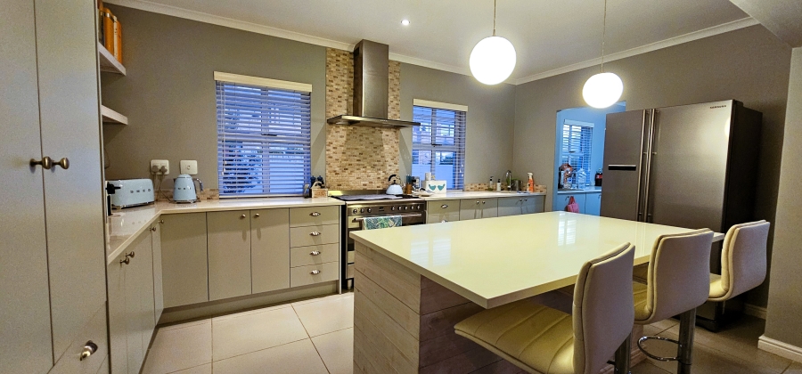 4 Bedroom Property for Sale in Myburgh Park Western Cape